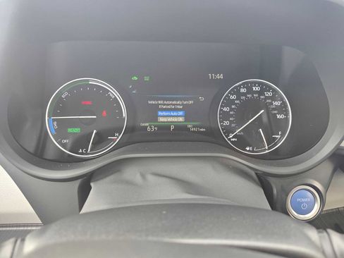 Used 2023 Toyota Sienna Limited image 27