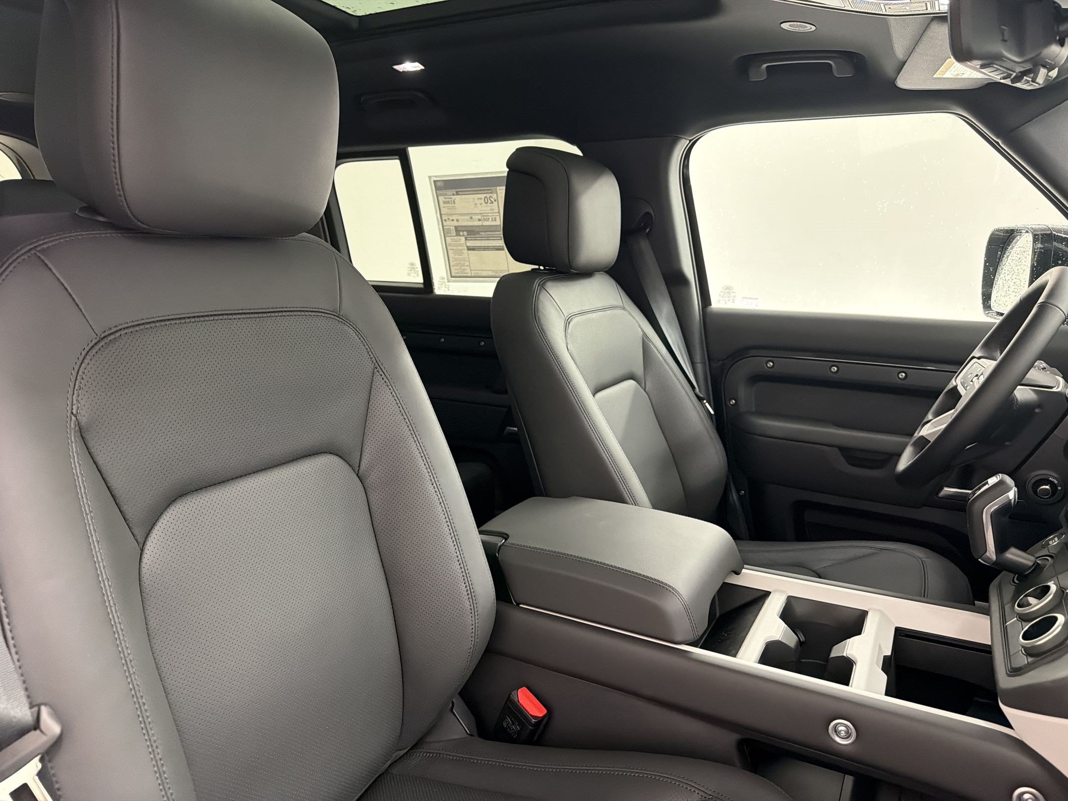New 2026 Land Rover Defender 110 X-Dynamic SE AWD/4WD image 31