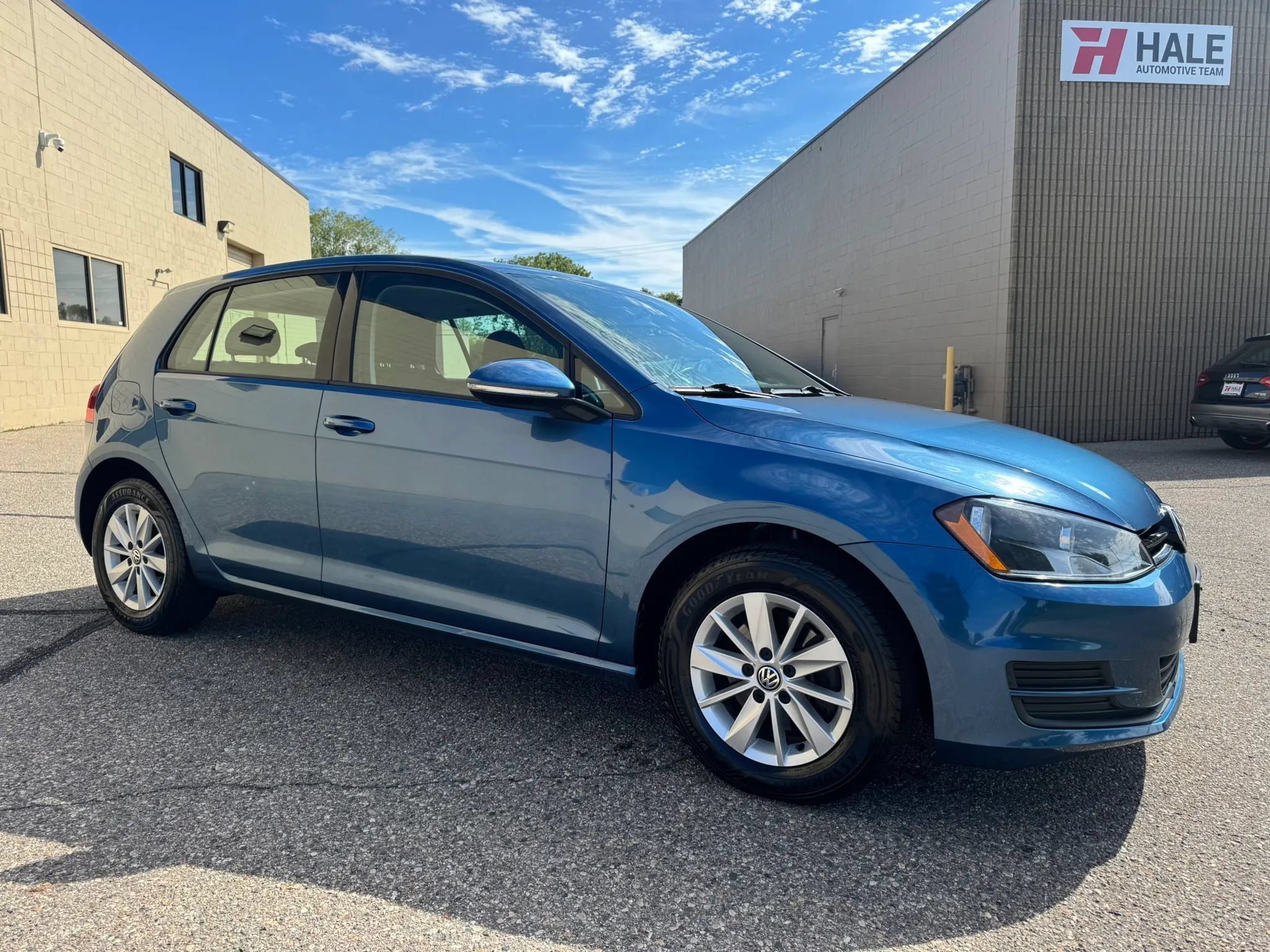 Used 2017 Volkswagen Golf SEL FWD image 12
