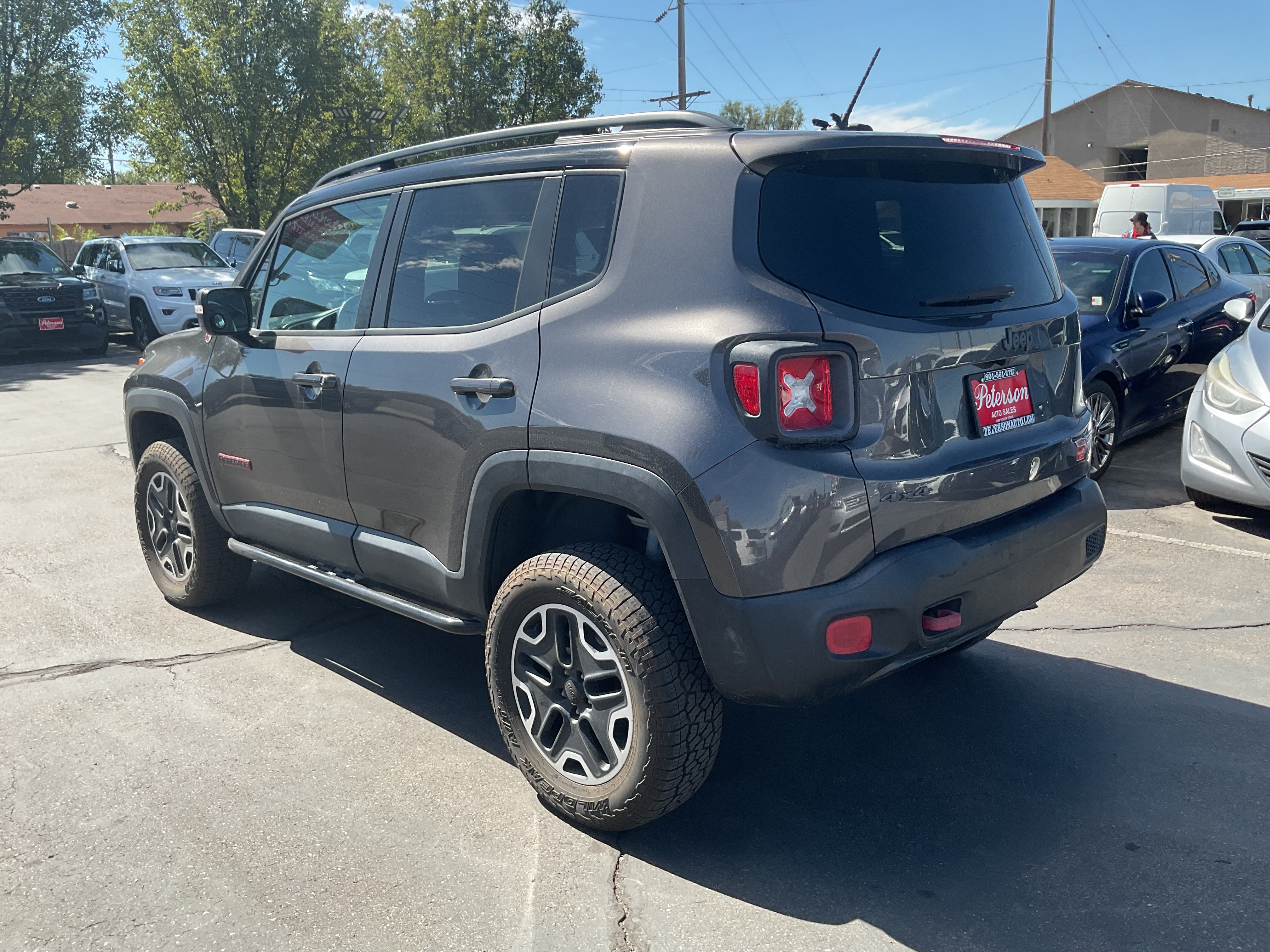 Used 2016 Jeep Renegade Trailhawk w/ Premium Trailhawk Package AWD/4WD image 7