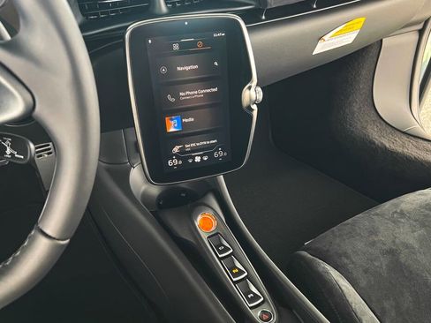 New 2025 McLaren Artura image 11