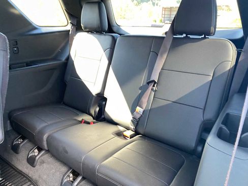 Used 2023 Chevrolet Traverse Premier w/ Redline Edition image 12