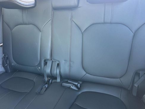 Used 2025 Honda Pilot Black Edition image 14