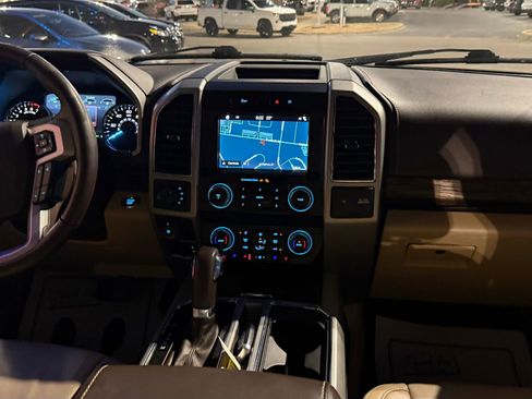Used 2019 Ford F150 Lariat image 17