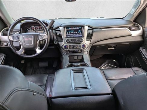 Used 2018 GMC Yukon XL SLT w/ Premium Edition image 16
