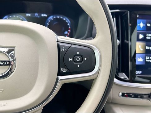 Used 2020 Volvo S60 T5 Momentum image 12