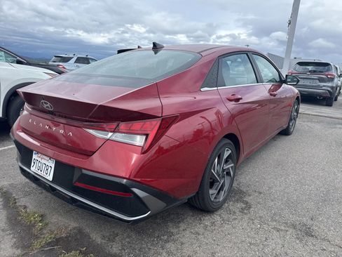 Used 2025 Hyundai Elantra SEL FWD image 6