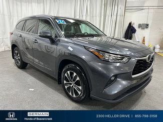 Used 2020 Toyota Highlander XLE AWD/4WD video 1