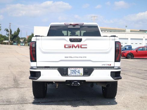 Used 2024 GMC Sierra 2500 AT4 w/ AT4 Premium Plus Package AWD/4WD image 5