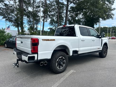 Used 2024 Ford F250 Lariat w/ Lariat Ultimate Package AWD/4WD image 3