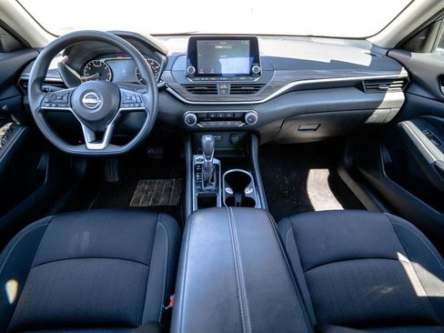 Used 2024 Nissan Altima 2.5 SV image 12