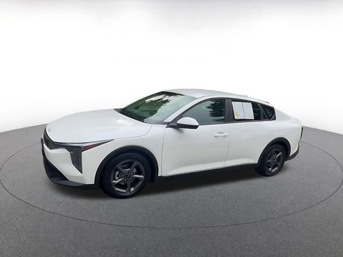 Used 2025 Kia K4 LXS FWD image 8