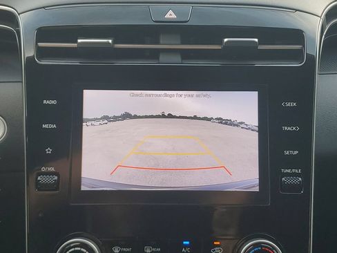 Used 2023 Hyundai Tucson SEL FWD image 17