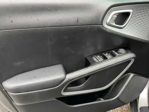 Used 2025 Kia Soul LX w/ LX Technology Package image 18