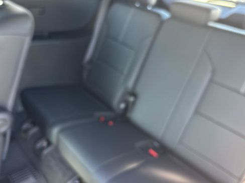 Used 2025 GMC Acadia Elevation w/ Elevation Premium Package FWD image 16