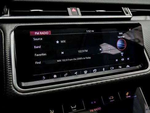 Used 2018 Land Rover Range Rover Velar R-Dynamic SE image 70