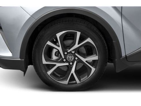 Used 2019 Toyota C-HR LE FWD image 10
