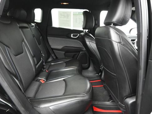 Used 2023 Jeep Compass Latitude image 8