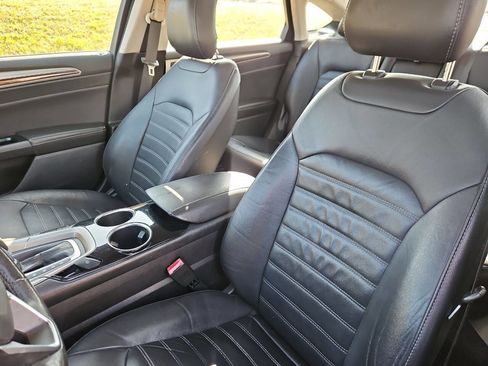 Used 2013 Ford Fusion SE image 12