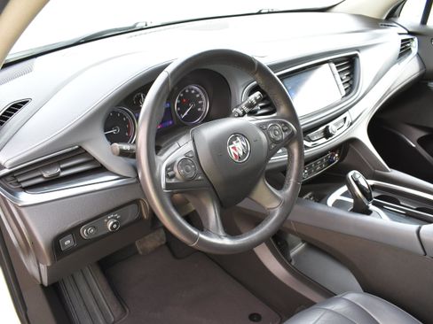 Used 2021 Buick Enclave Essence FWD image 4