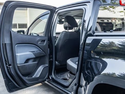 Used 2017 Chevrolet Colorado Z71 w/ Z71 Midnight Edition AWD/4WD image 20