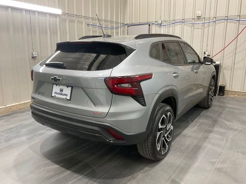 Used 2025 Chevrolet Trax RS w/ Driver Confidence Package image 21