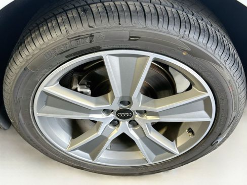 Used 2025 Audi Q5 2.0T Premium AWD/4WD image 11