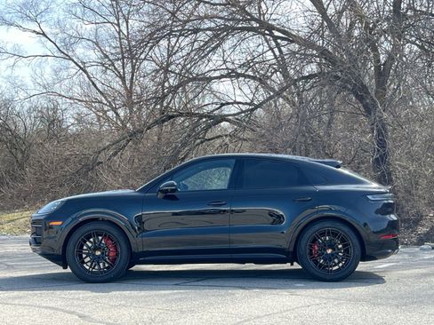New 2026 Porsche Cayenne GTS image 2
