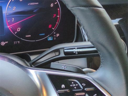 Used 2025 Mercedes-Benz GLC 300 image 19