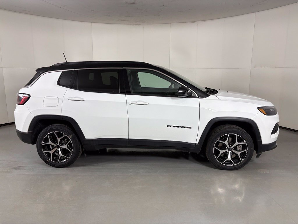 Used 2025 Jeep Compass Limited AWD/4WD image 9