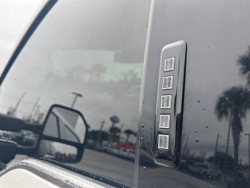 Used 2021 Ford F250 Platinum w/ FX4 Off-Road Package image 14