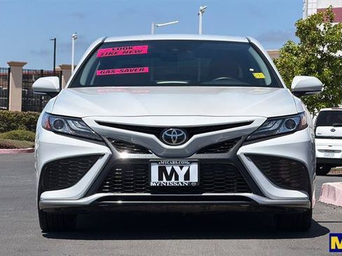 Used 2022 Toyota Camry XSE FWD image 9