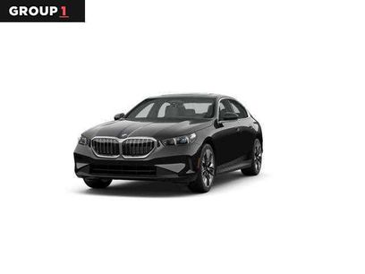 New 2025 BMW 530i w/ Premium Package
