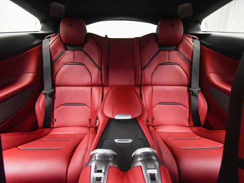 Used 2018 Ferrari GTC4Lusso V12 image 19