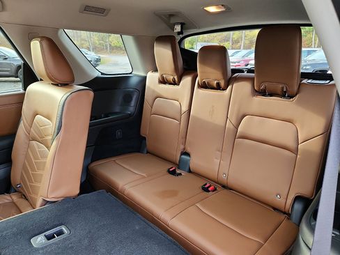 Used 2023 Nissan Pathfinder Platinum w/ Cargo Package image 11