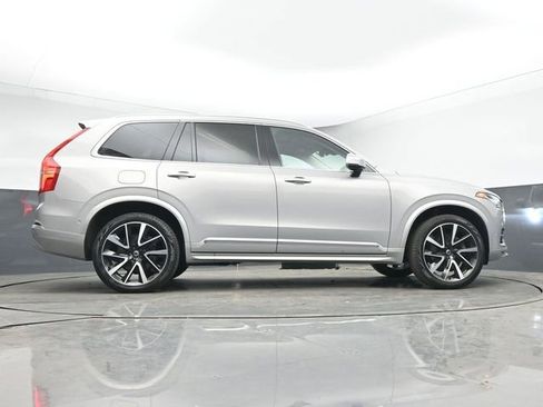 Used 2023 Volvo XC90 B6 Plus image 17