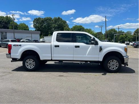 Used 2018 Ford F250 XLT w/ Snow Plow Prep Package AWD/4WD image 7