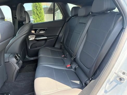Used 2023 Mercedes-Benz GLC 300 4MATIC image 5