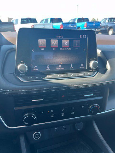 Used 2023 Nissan Rogue S AWD/4WD image 39