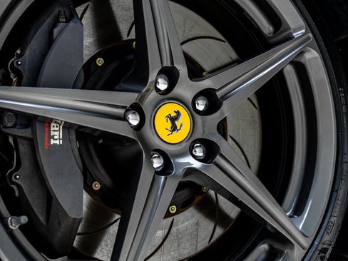 Used 2014 Ferrari 458 Italia Coupe RWD image 34