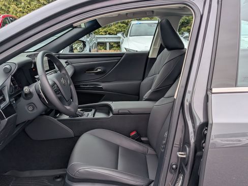 Certified 2025 Lexus ES 350 w/ Premium Package image 15