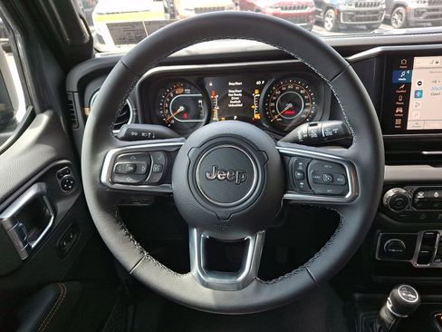 New 2026 Jeep Wrangler Unlimited Sahara AWD/4WD image 8