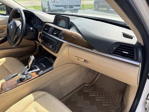 Used 2014 BMW 320i xDrive Sedan AWD/4WD image 32