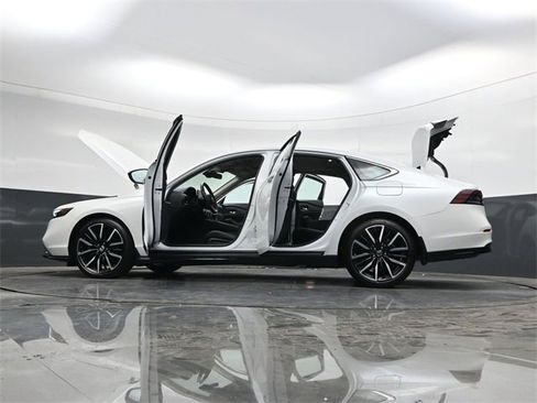 Used 2024 Honda Accord Touring image 40