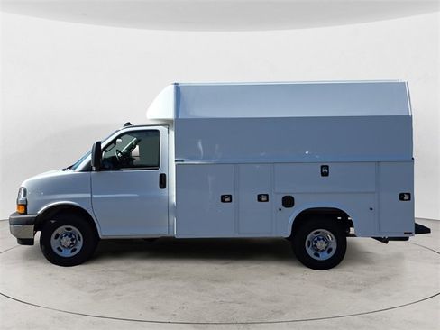 New 2025 Chevrolet Express 3500 w/ Power Convenience Package image 2