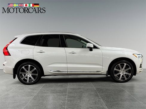 Used 2021 Volvo XC60 T6 Inscription image 2