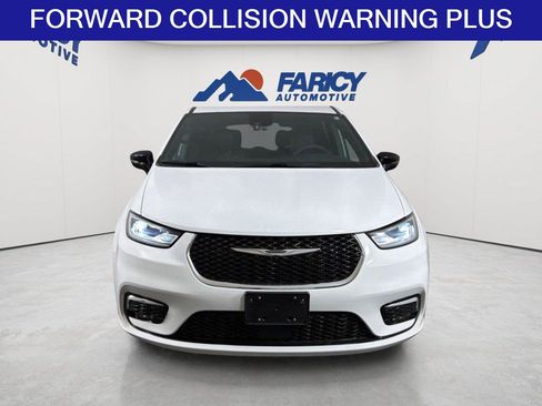 Used 2025 Chrysler Pacifica Select FWD image 9