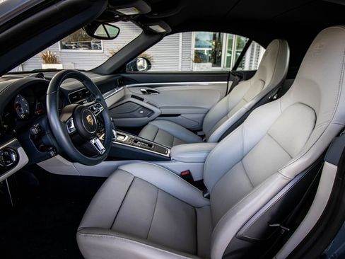 Used 2017 Porsche 911 Carrera S image 25