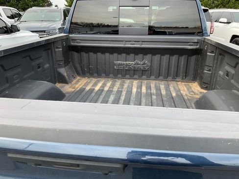 Used 2022 Chevrolet Silverado 1500 High Country w/ Technology Package image 7