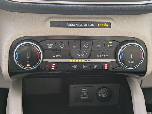 Used 2022 Ford Escape Titanium AWD/4WD image 24